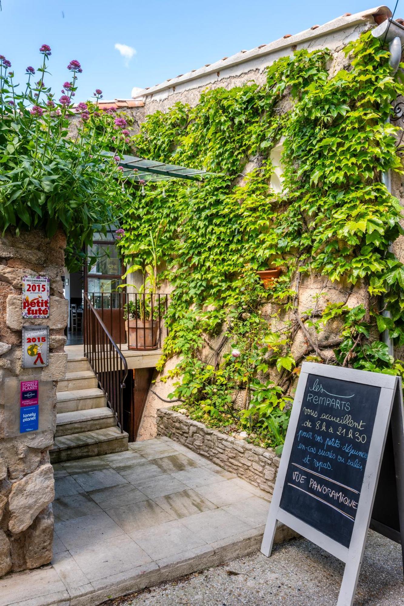 ונאסק Hotel Restaurant Les Remparts מראה חיצוני תמונה