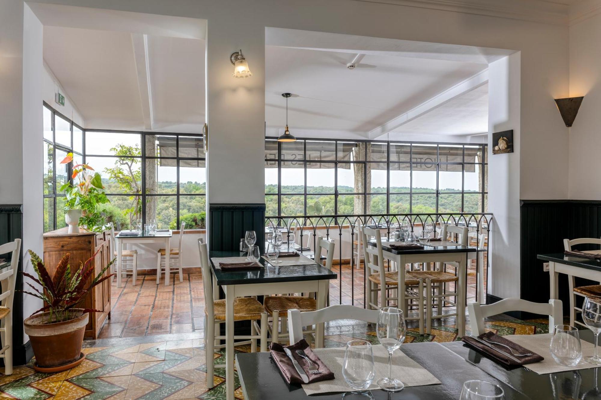 ונאסק Hotel Restaurant Les Remparts מראה חיצוני תמונה