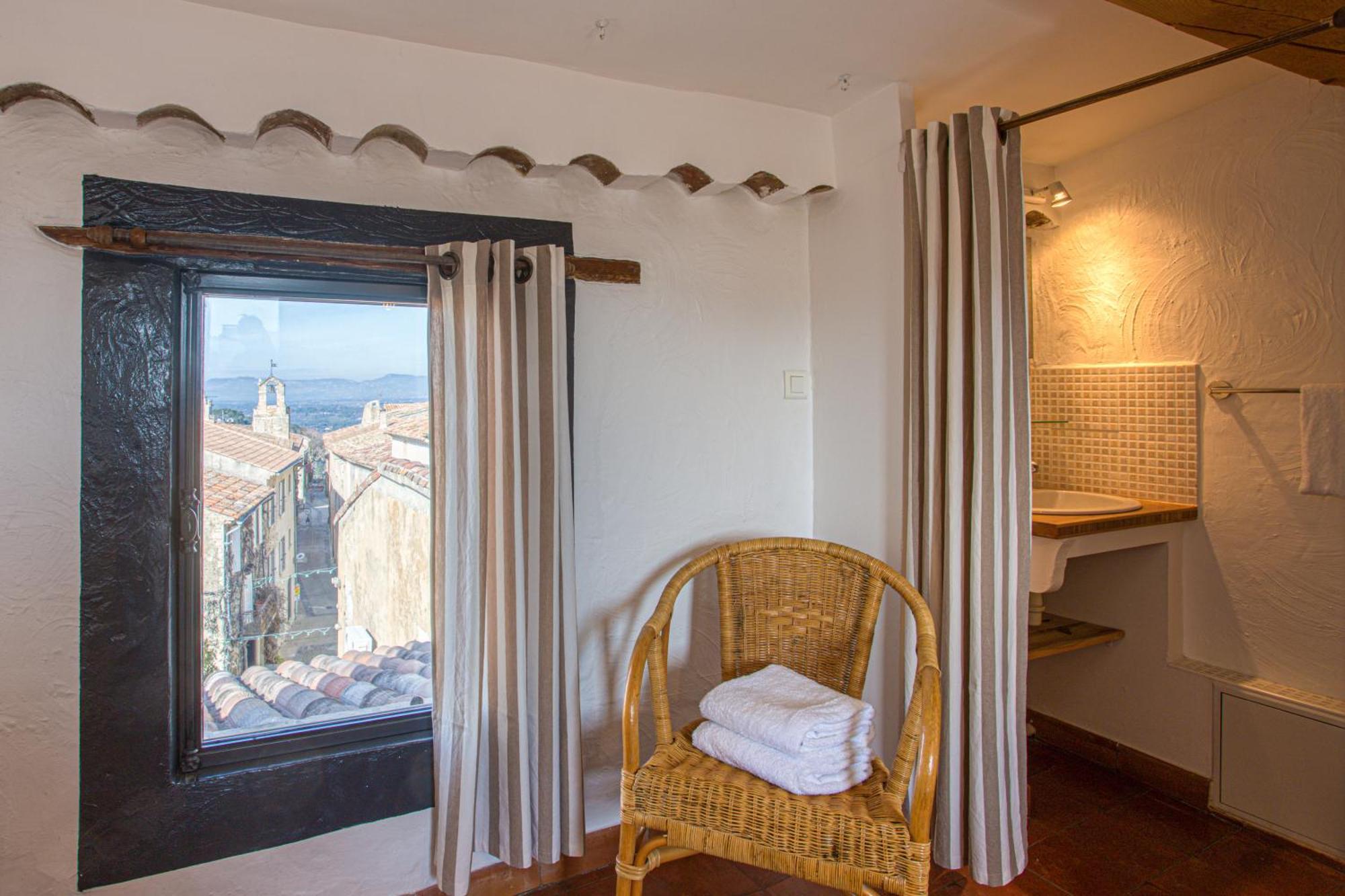ונאסק Hotel Restaurant Les Remparts מראה חיצוני תמונה